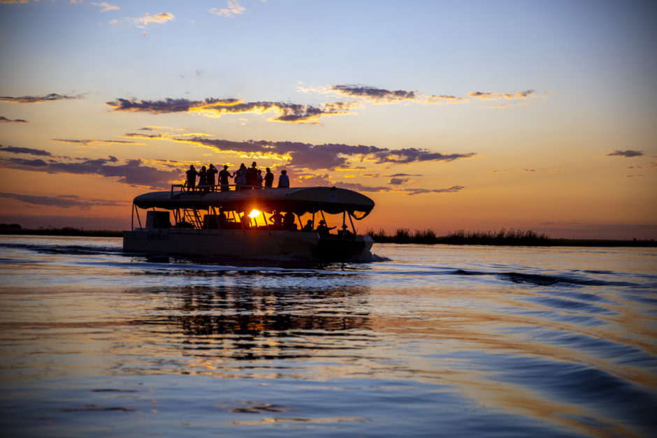 Il n’y a pas de meilleure façon de profiter d’un coucher de soleil africain que lors d'une croisière en bateau sur la rivière Chobe