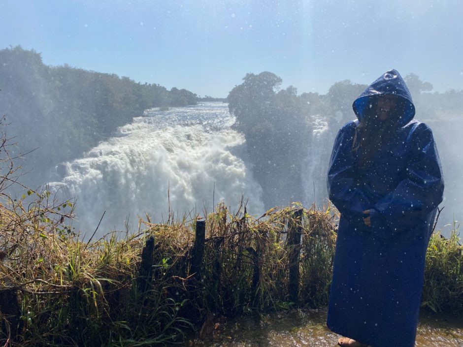 Im Sprühwasser der Victoria-Fälle