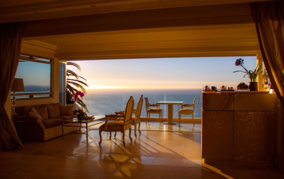 Atlantic Ocean views from themain bar area of the Clarendon Bantry Bay 