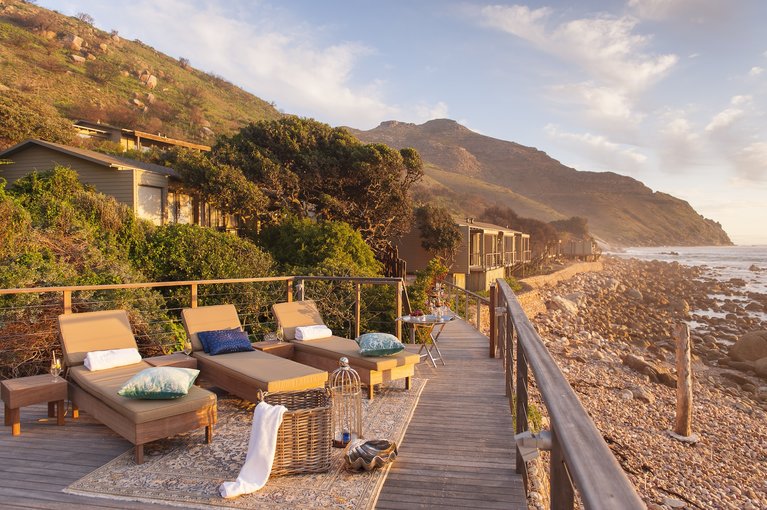 Tintswalo Atlantic is set on a pebbled beach in the Table Mountain National Park 