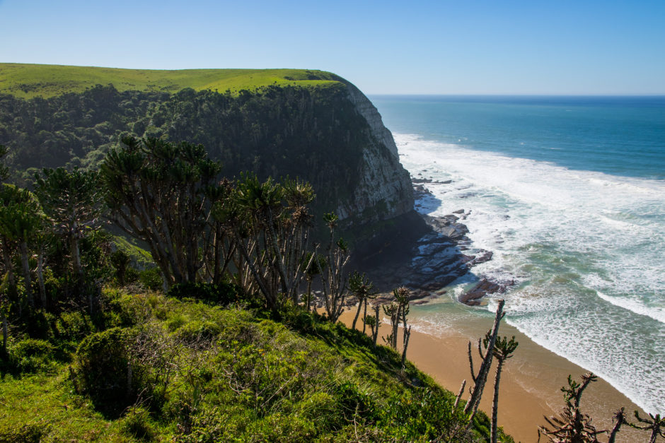 Klippen, Stränden und Ozean in Coffe Bay, Südafrika