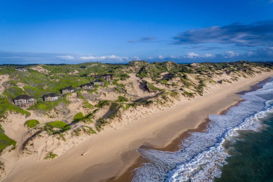 Escénicas Dunas Sava en la zona tropical de Mozambique