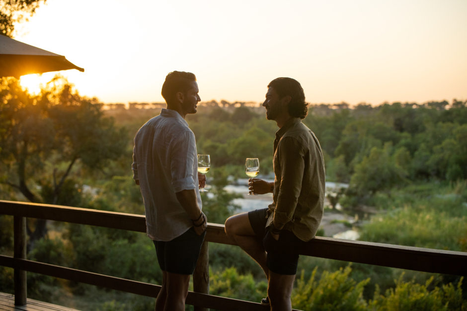 Les couchers de soleil en safari créent un souvenir très romantique