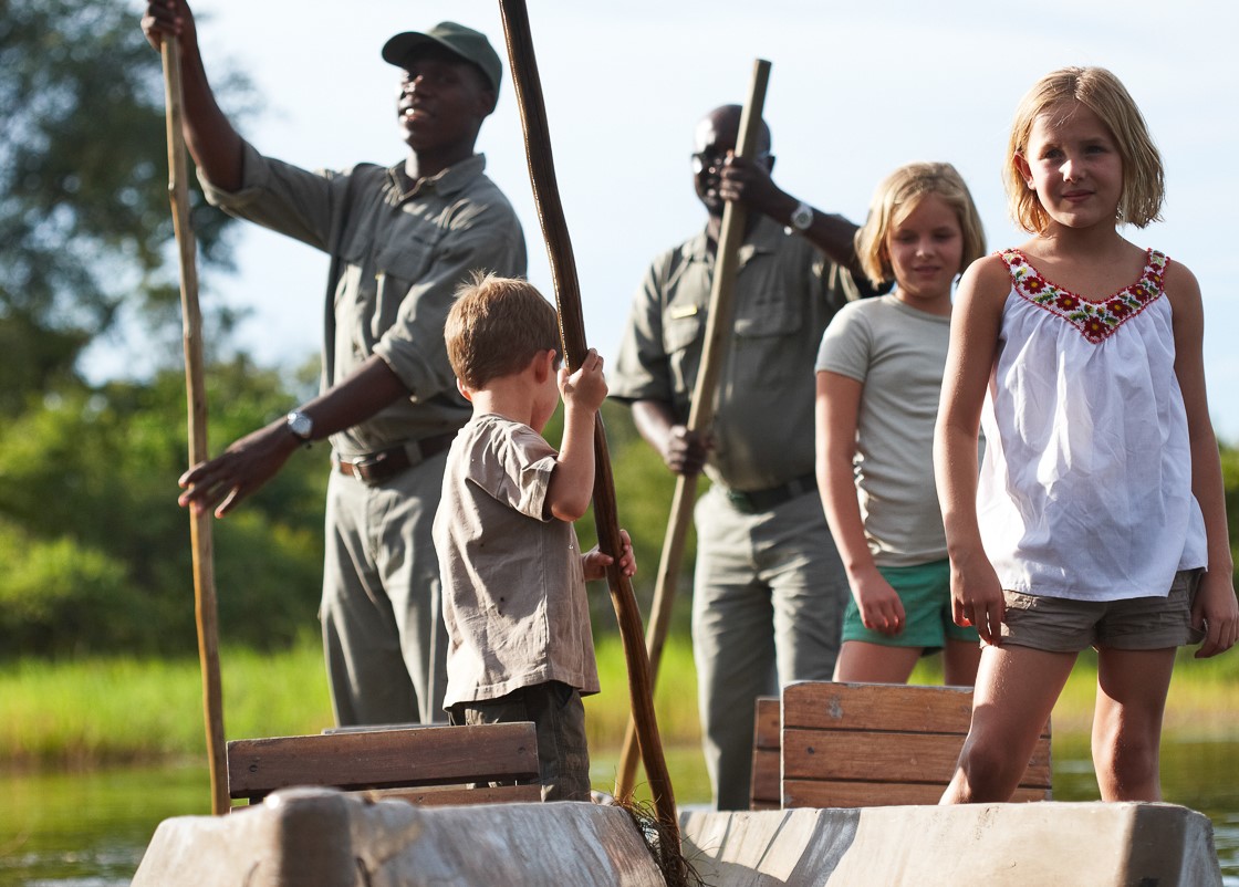 Children on a mokoro ride