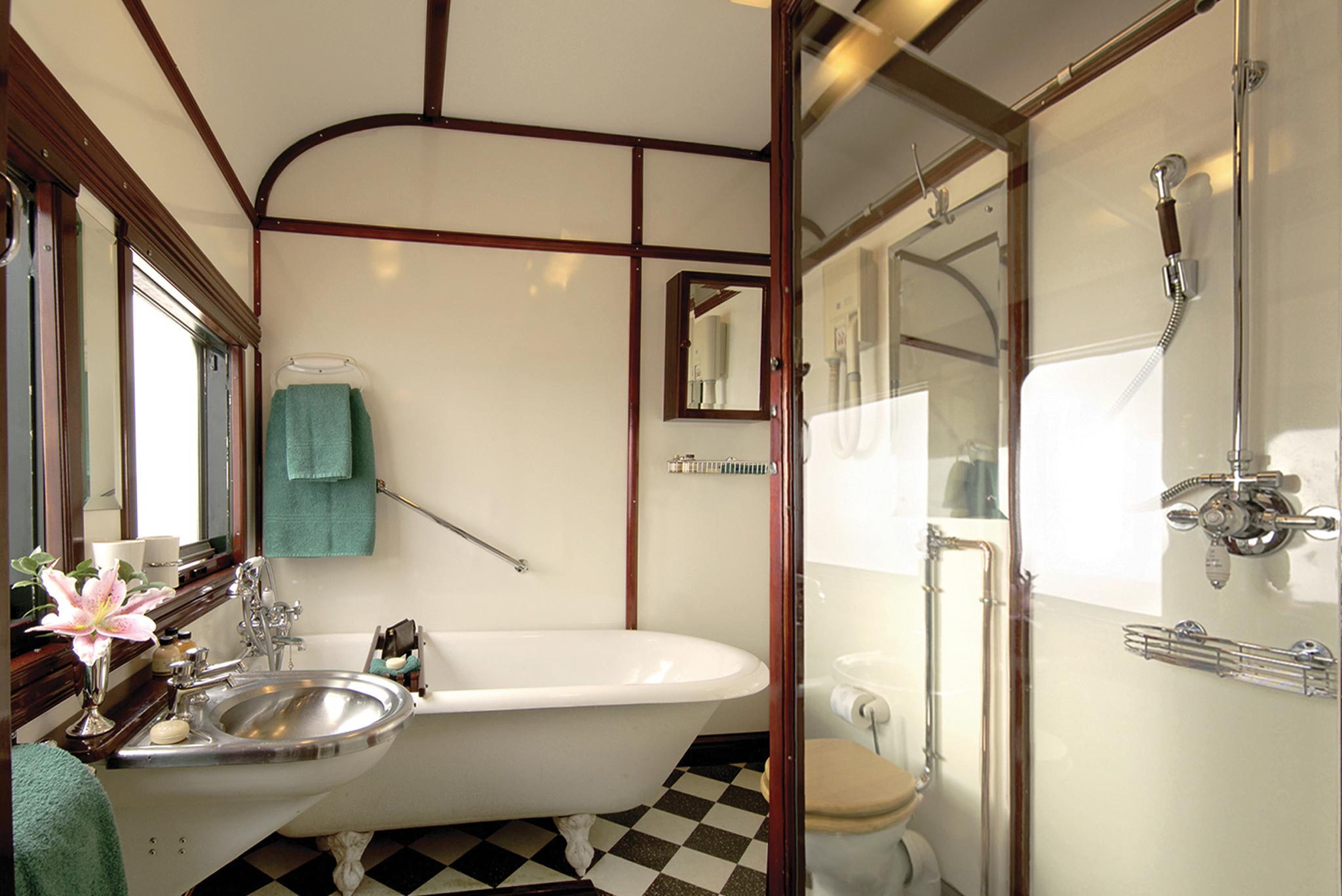 Spacious luxury bathroom in the deluxe suite