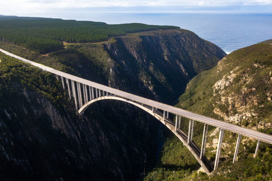 El Puente Bloukrans está ubicado cerca de Nature's Valley en la Ruta Jardín