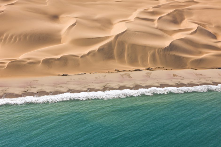 Admirer les innombrables possibilités d’une sortie en mer en Namibie, le long du littoral