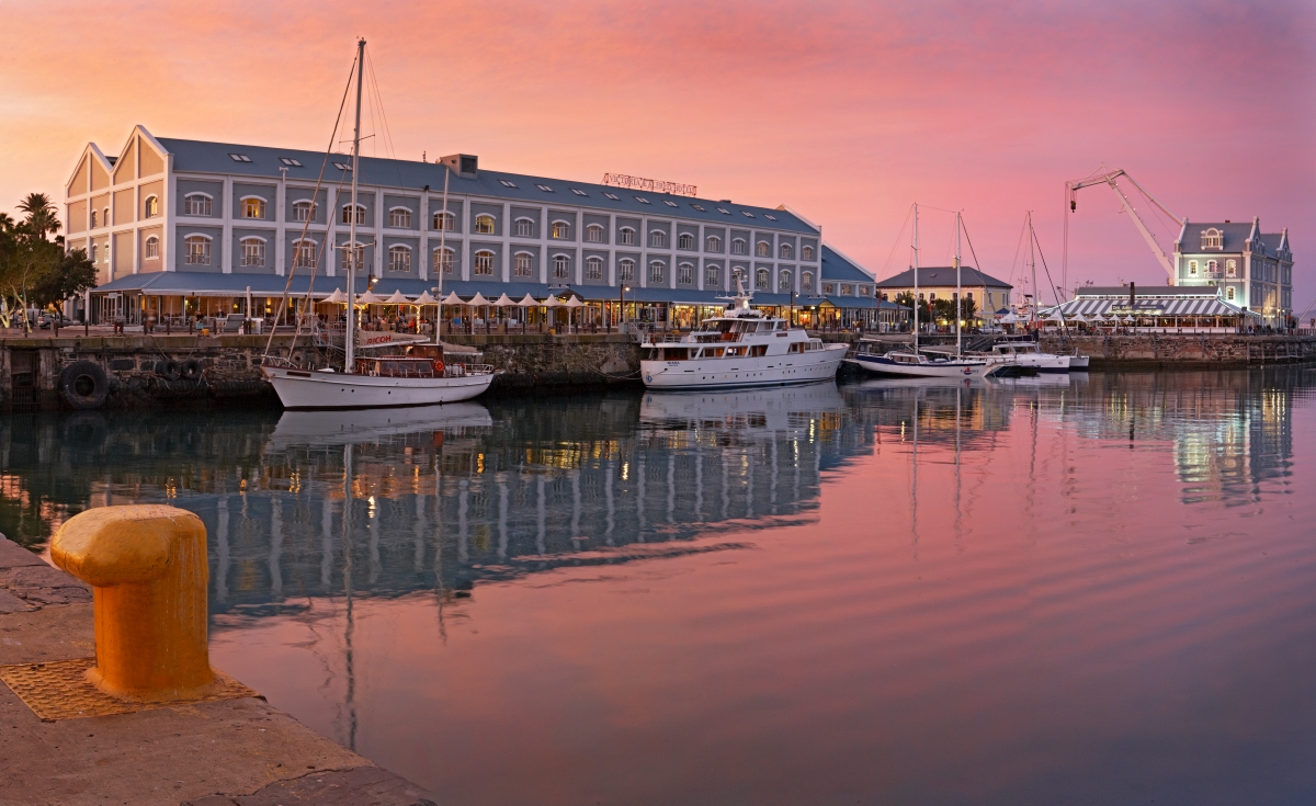 Exterior view of Victoria & Alfred Hotel and waterfront