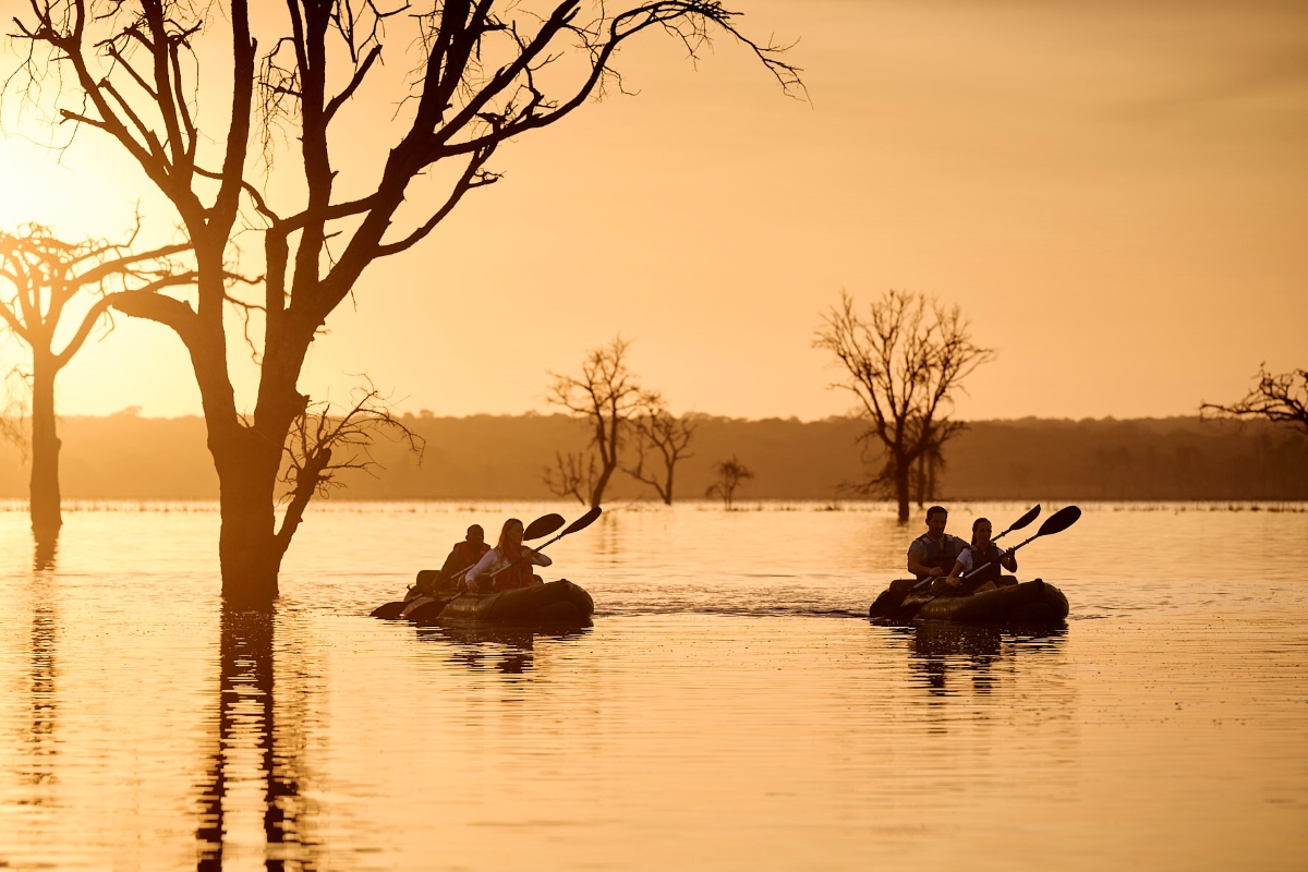 Canoe safari on Lake Gursi