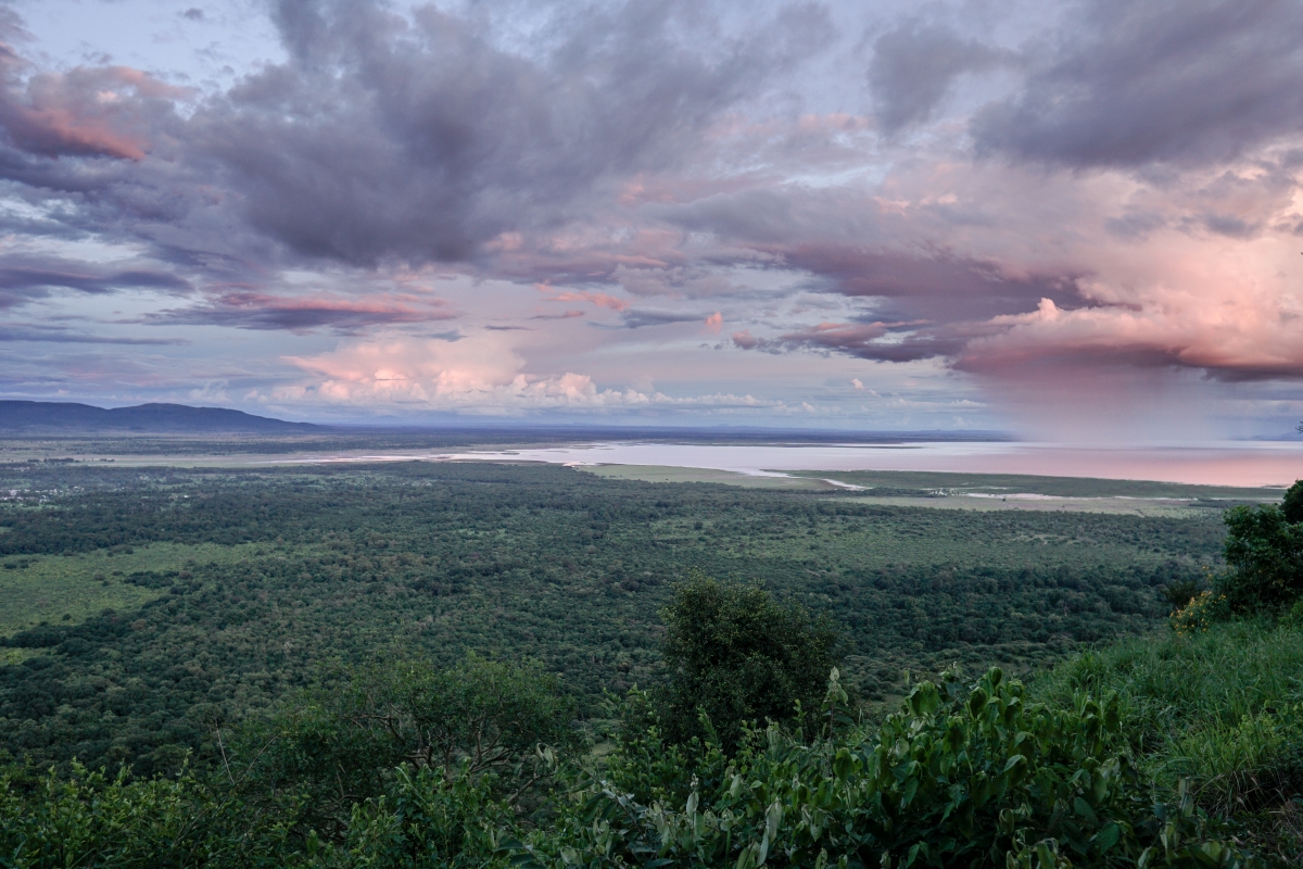 Stunning views of the escarpment and lake surroundings