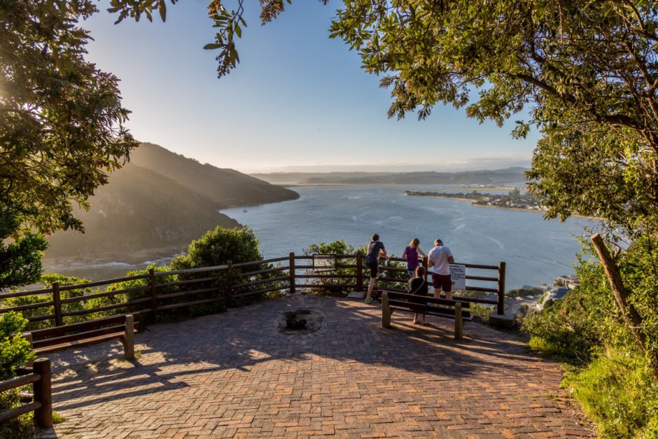 Aussichtspunkt in Knysna an der Garden Route, eine der top 5 Selbstfahrer-Routen in Südafrika