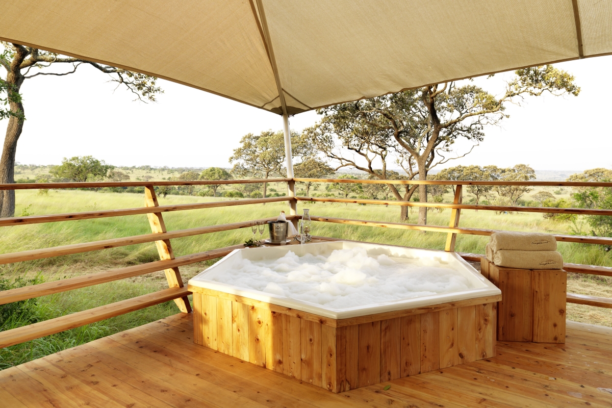 Hot tub on private viewing deck