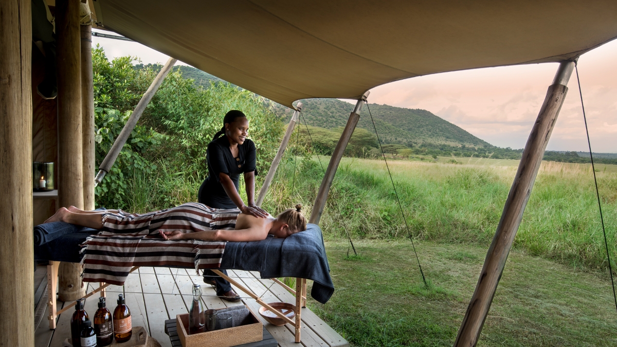 Massage sur la terrasse extérieure