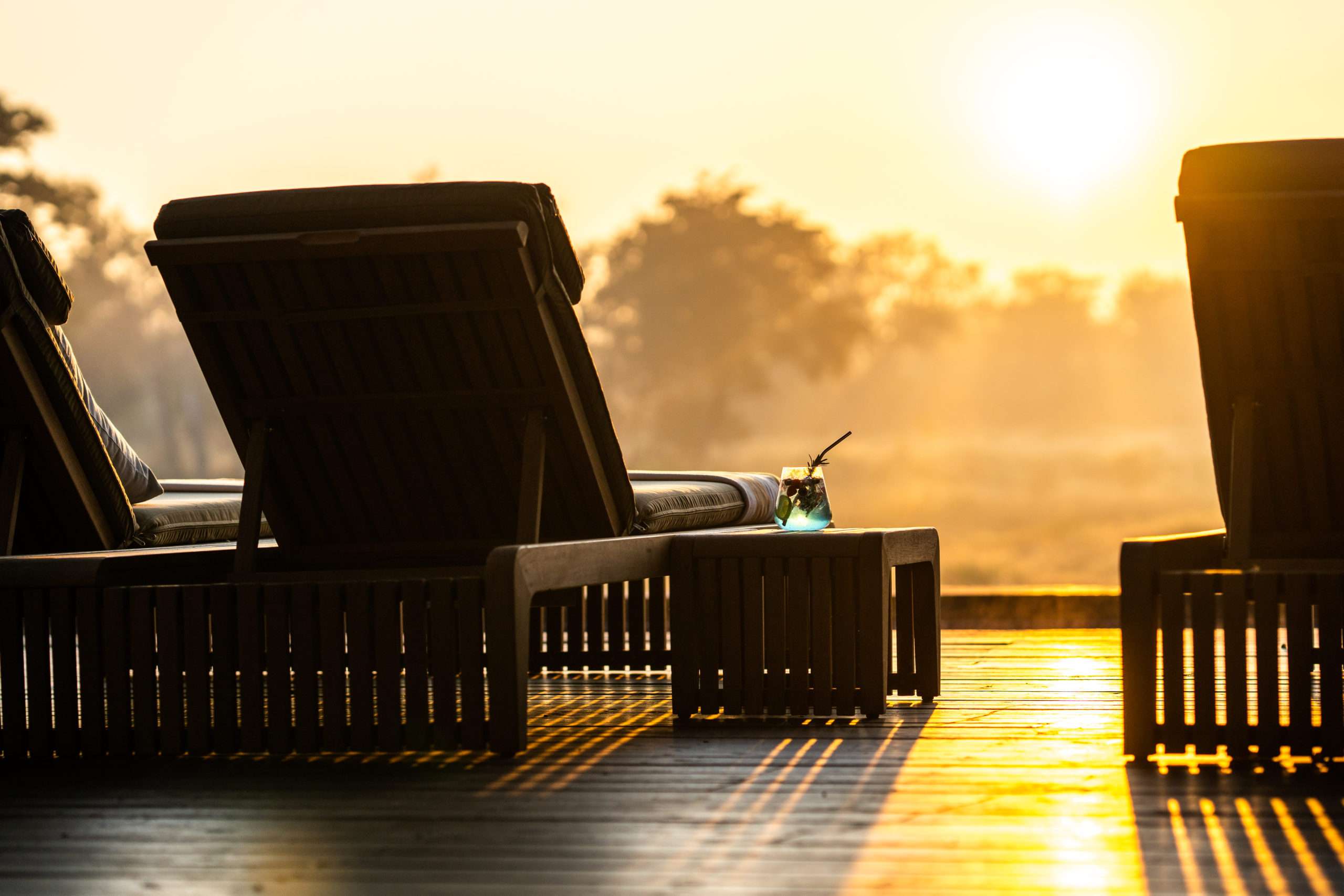 À Silvan Safari, rien ne complimente mieux un coucher de soleil qu'un G&T glacé ! 