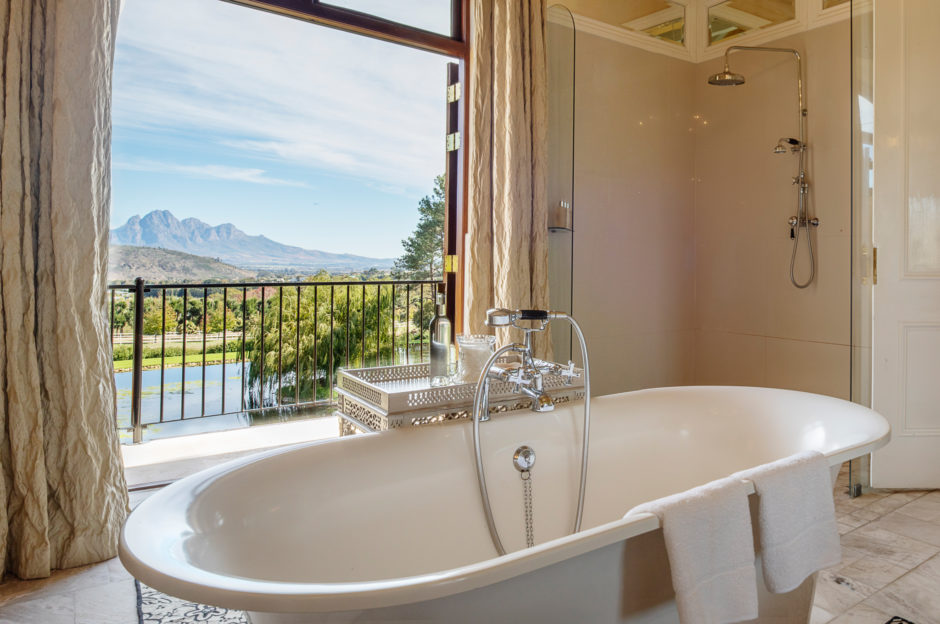 The Armani Suite Bathroom overlooks the beautiful dam and has wonderful views of the distant mountains.