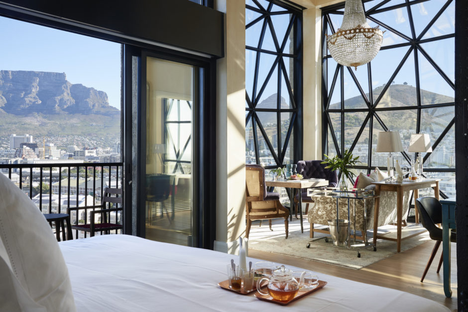 The Delux Suite at the Silo Hotel has panoramic views of Lions Head, Table Mountain and Signal Hill 